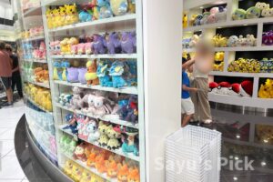 ポケモンセンタートウキョーDX(日本橋)の店内のぬいぐるみの写真です。